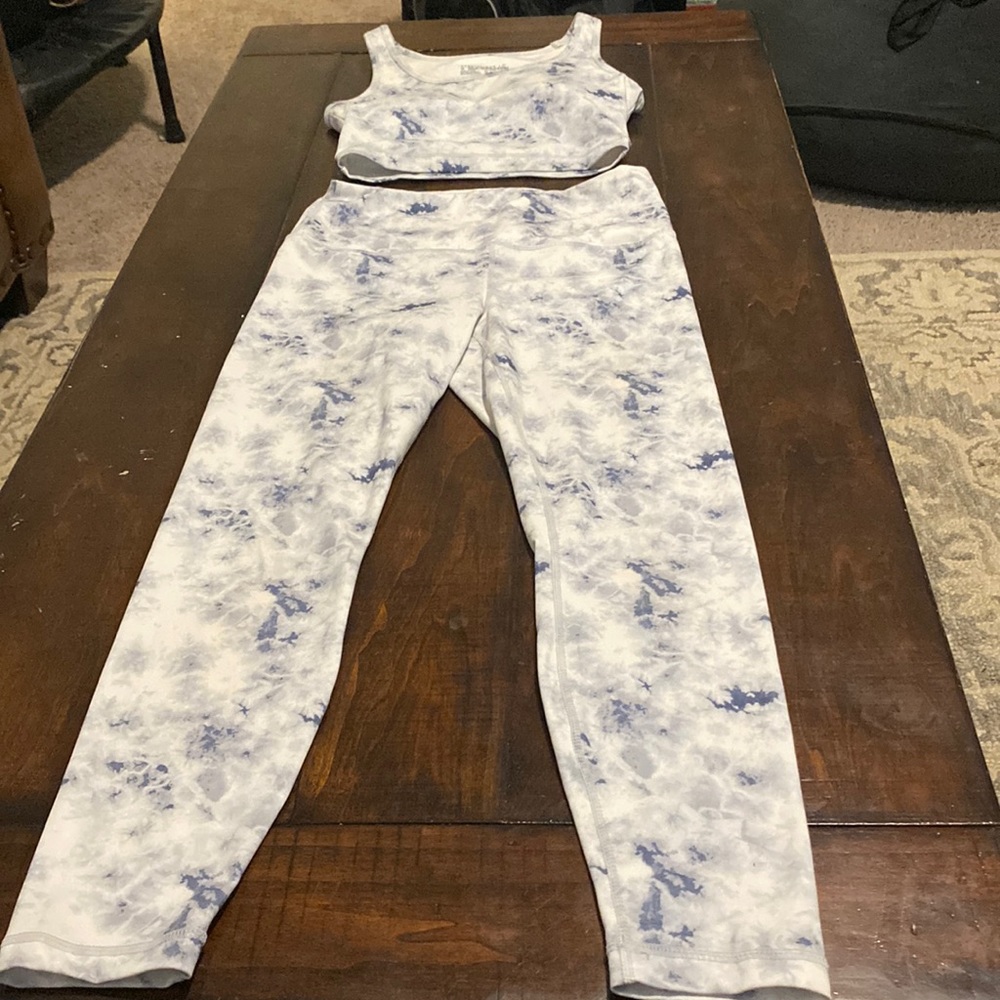 Marble Athletic Two Piece Leggings and Sports Bra